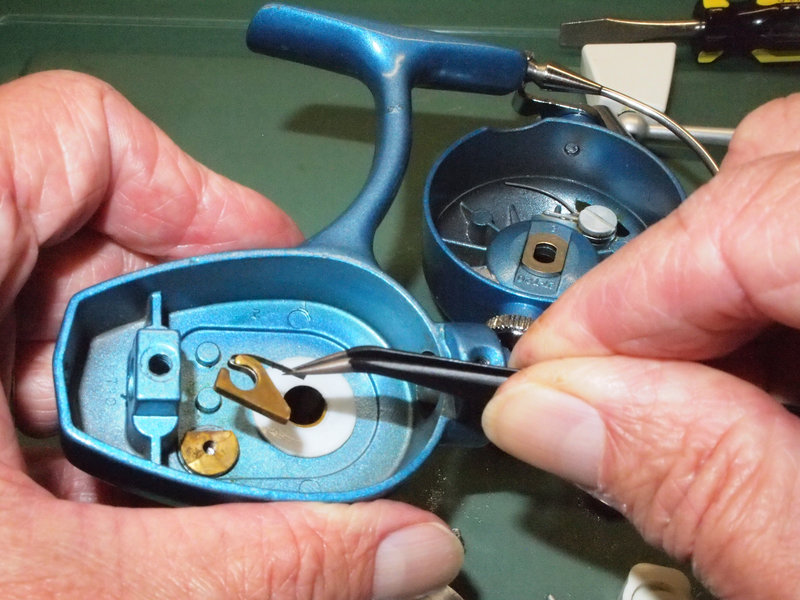 Penn 720--Removing dog and dog spring